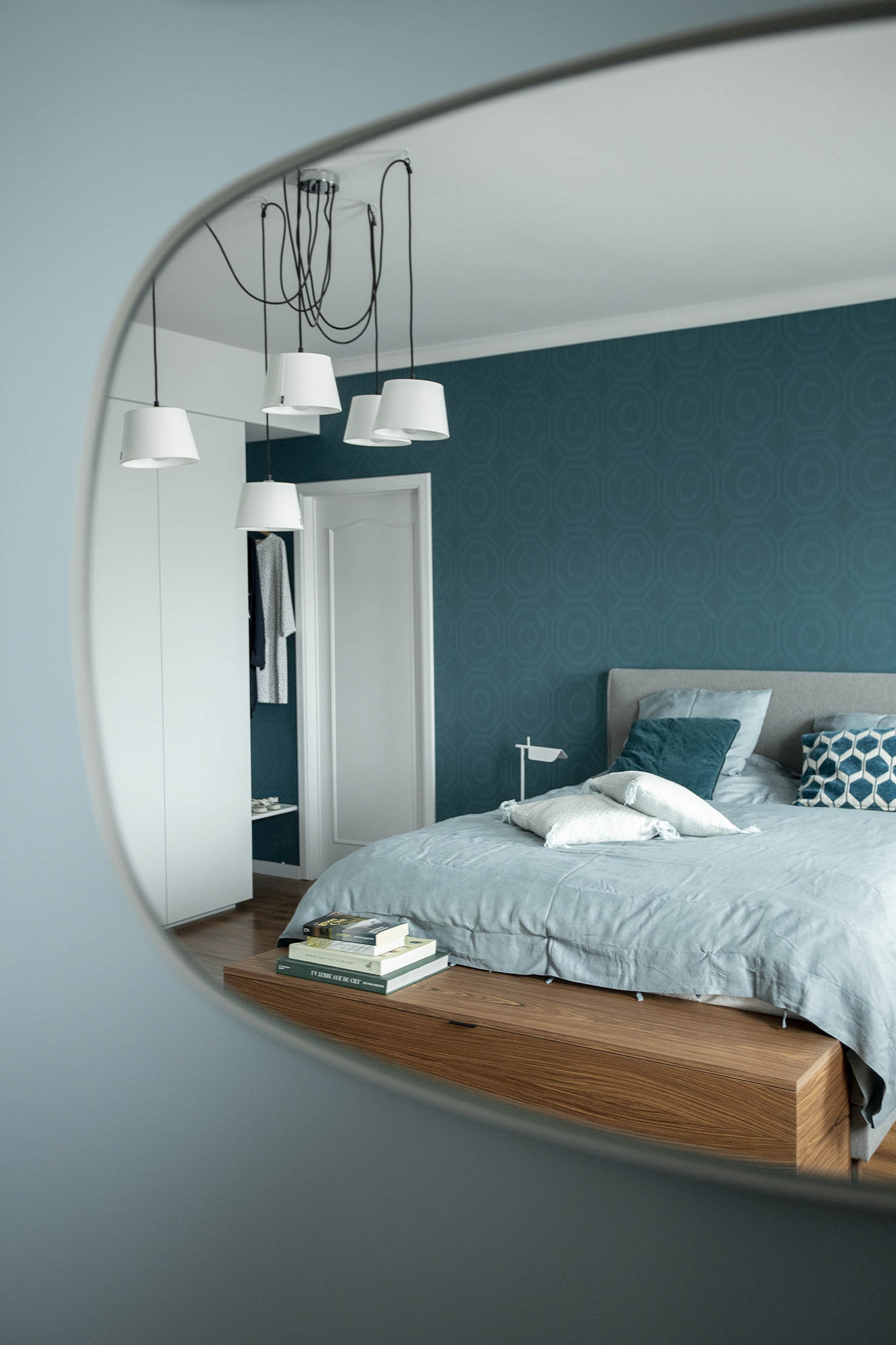 Chambre bleue et bois, contemporaine lit double