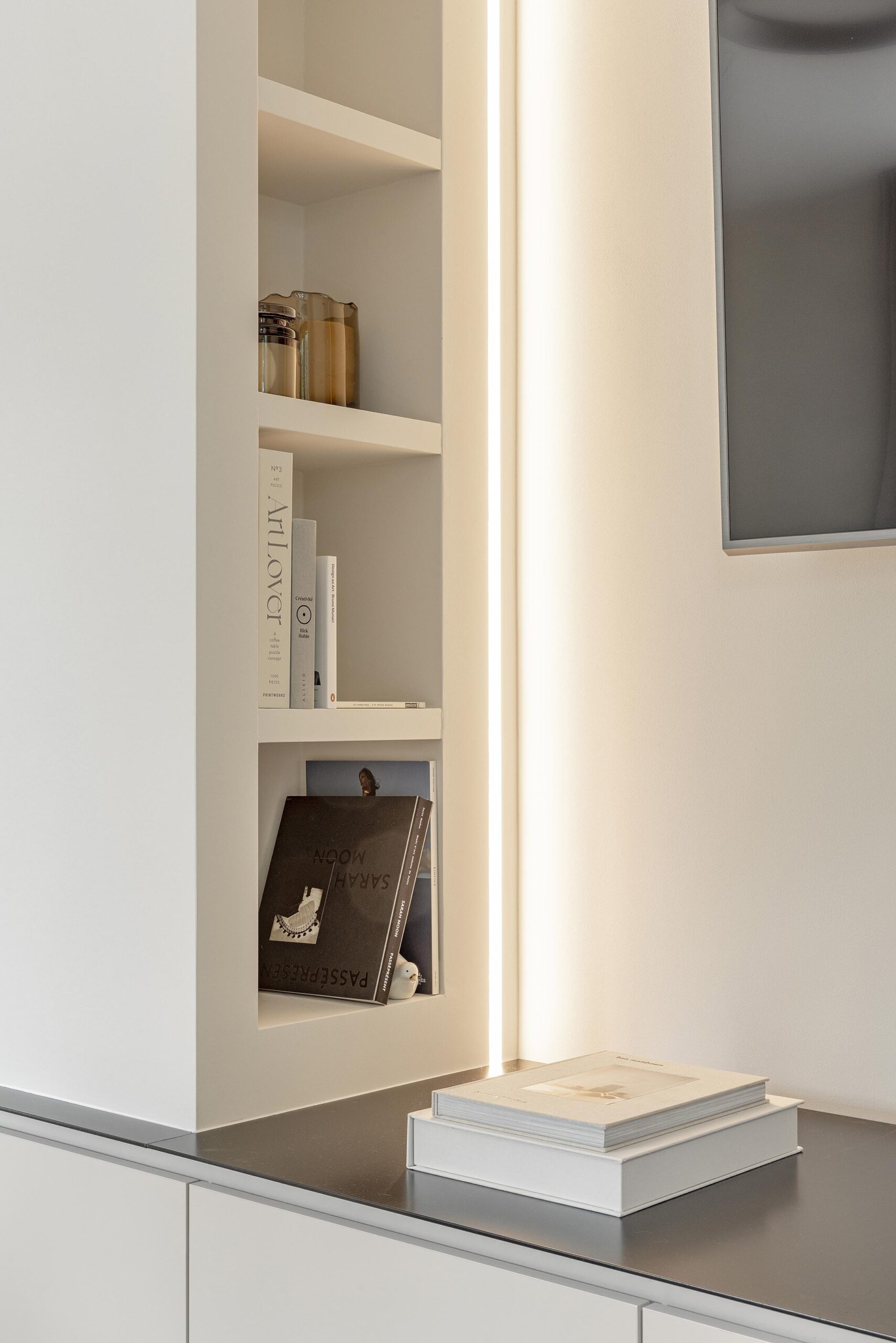 niche sur mesure éclairée contemporaine
