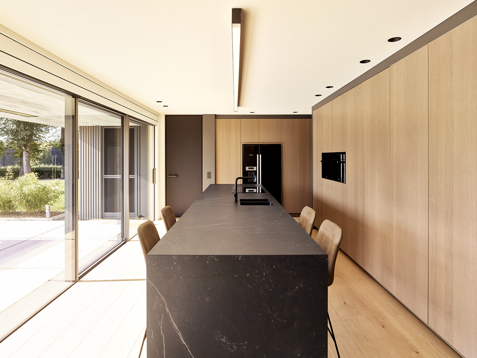 cuisine bois contemporaine ilot central pierre