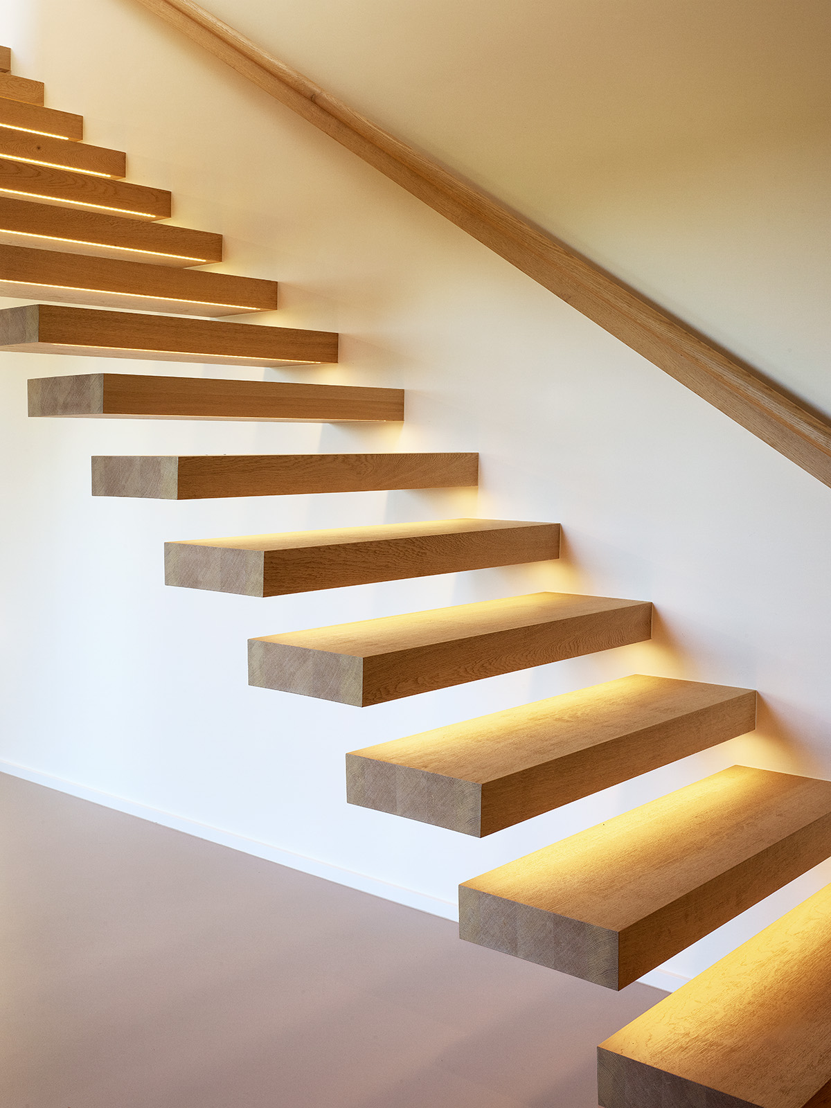 escalier retro eclairé bois contemporain