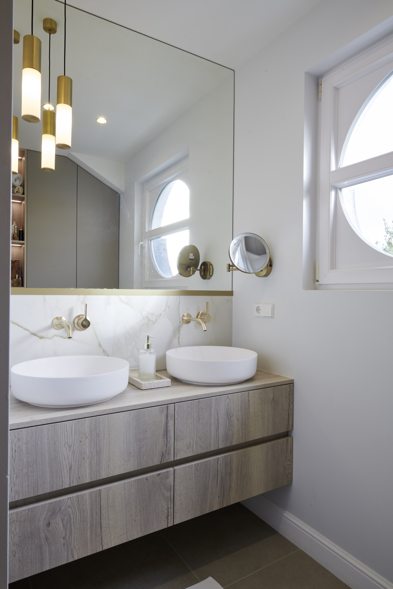 meuble double vasque miroir sur mesure contemporain haut de gamme