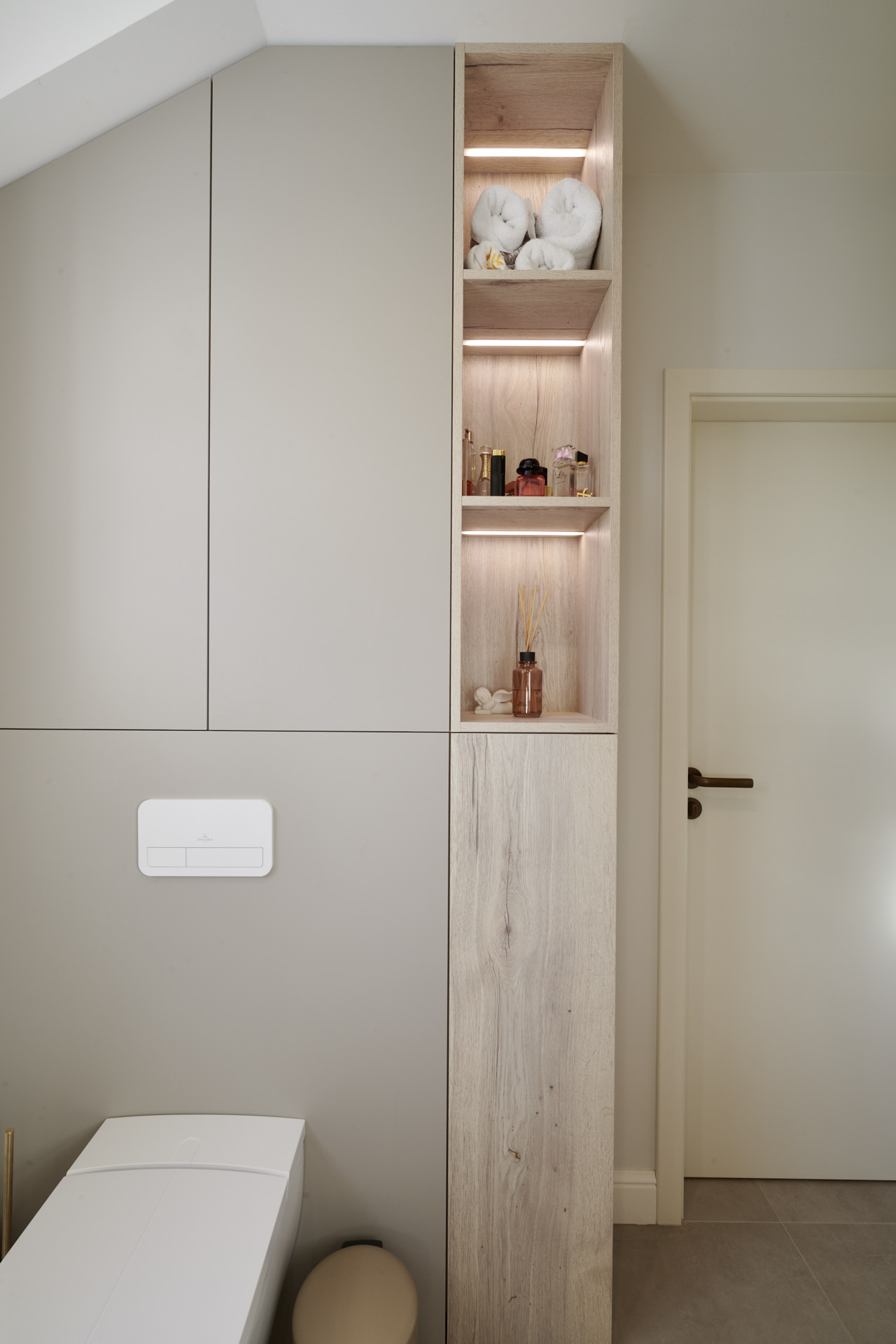 WC meuble sur mesure niche bois retro eclairée