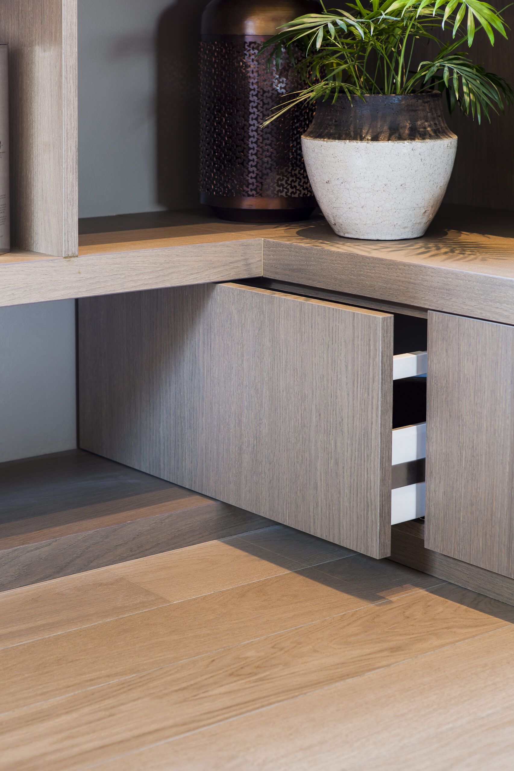 Salon contemporain, meubles sur mesure, chêne clair