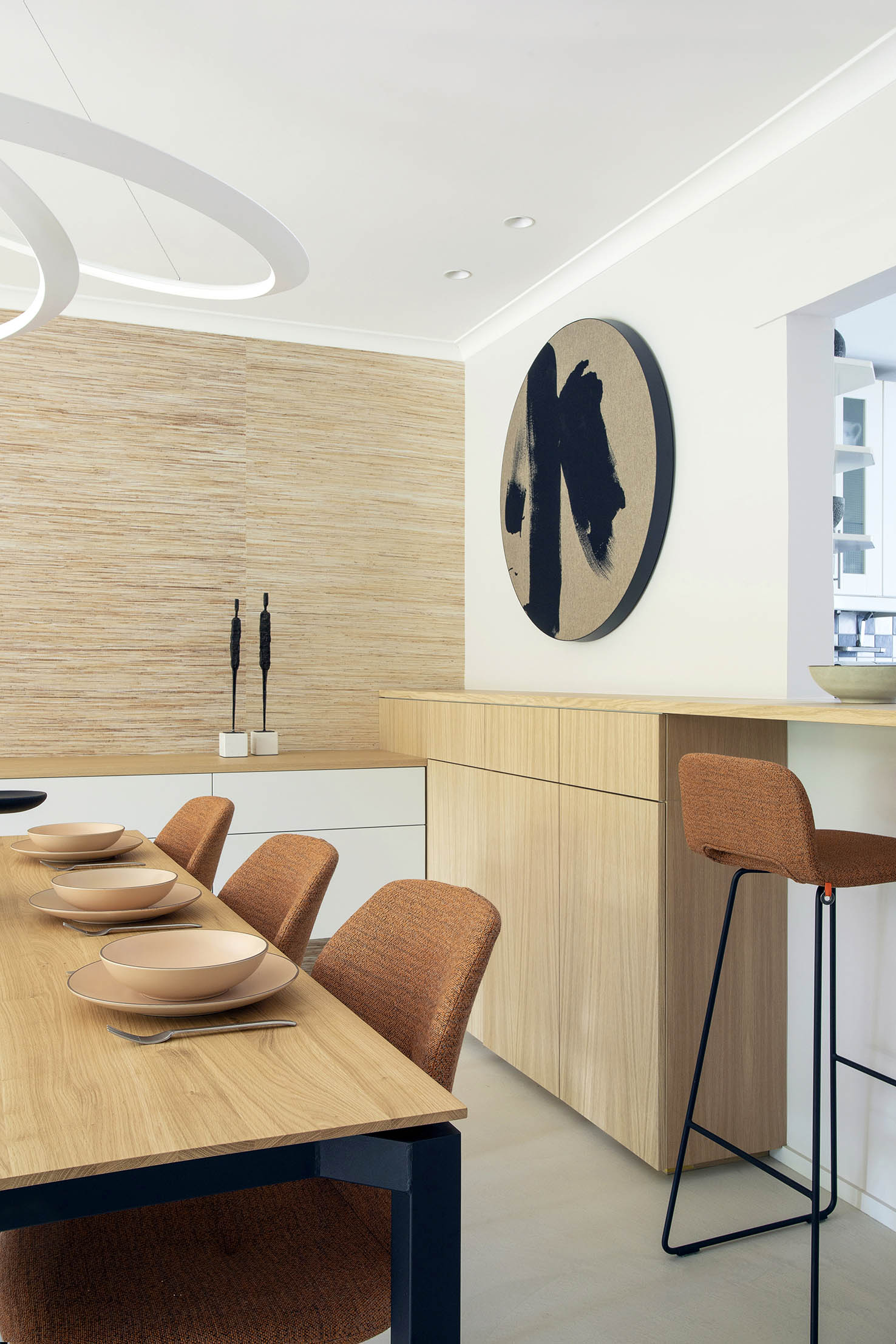 salle a manger contemporaine, oeuvre d art
